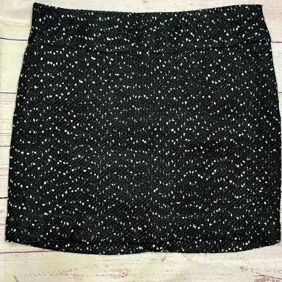 NWT ❄️Winter Classic ❄️ Black & White Polka Dot‎ The Limited Size 6 Mini Skirt - Picture 1 of 9